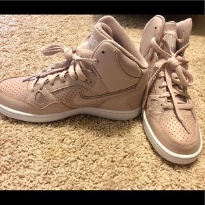 Nike Air Force Size 7